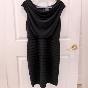 Adrianna Papell Women’s Black Short Sleeve Dress. Size 8